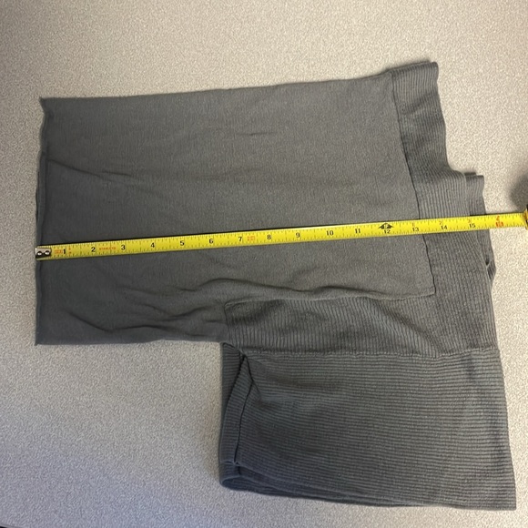 Gray cropped lightweight sweater - Picture 5 of 6